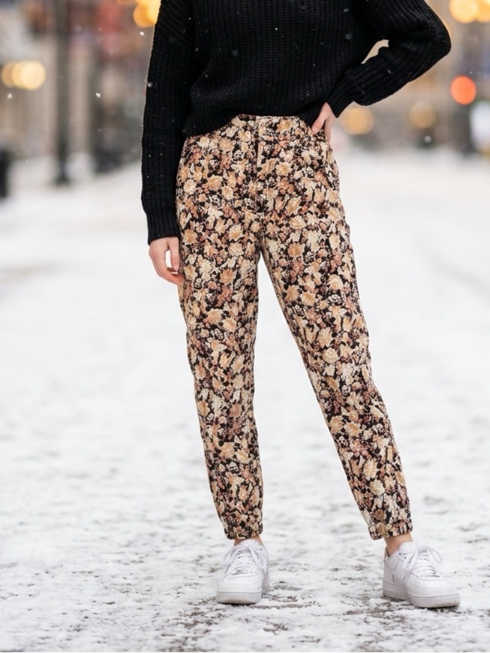 Anthropologie Diandra
Pleated Floral Jogger Pants